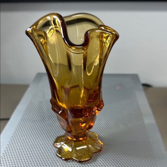 Fenton Handkerchief Amber Glass Vase Elegant Home Accent - Picture 5 of 10